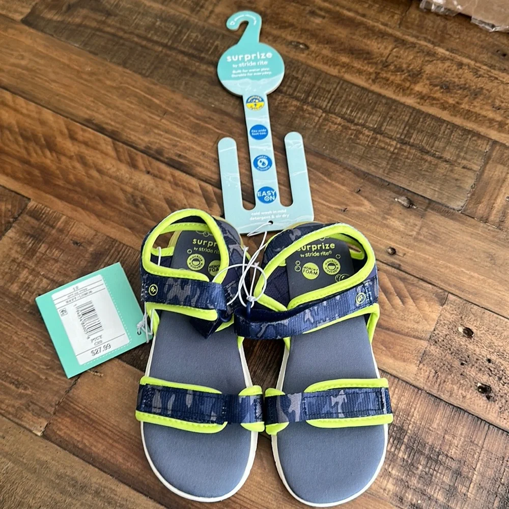SURPRIZE BY STRIDE RITE LIGHT UP CAMO SANDALS: BLUE/GREEN: NEW WITH TAGS: SZ 12